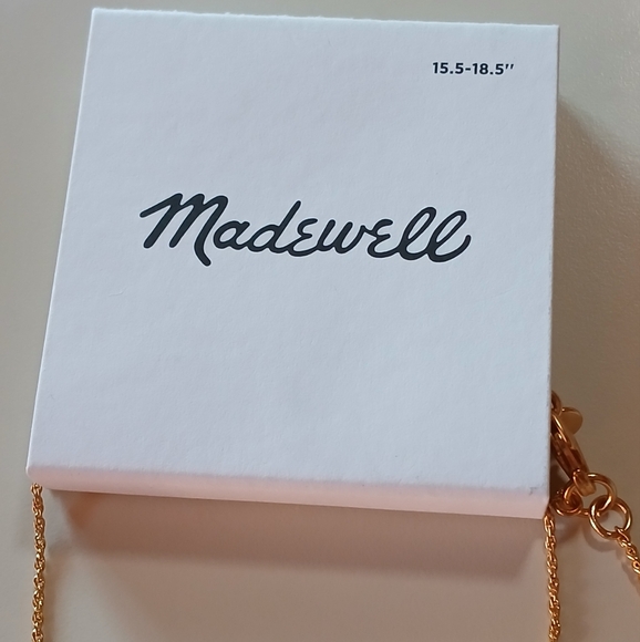 ❤️Madewell❤️ Gold Plated Tiny Moon Pendant💥Vintage Gold 💥 - Picture 4 of 7